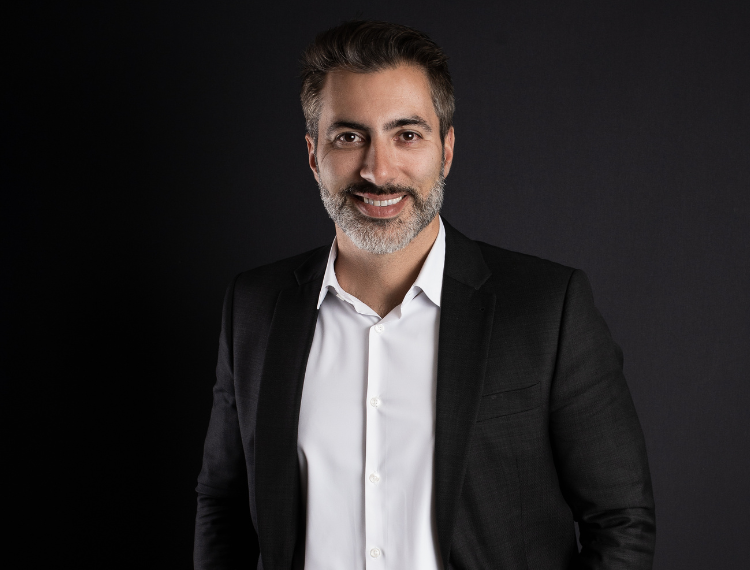 Dr. Paulo Henrique Laia, cirurgião plástico em BH e especialista em lifting facial.